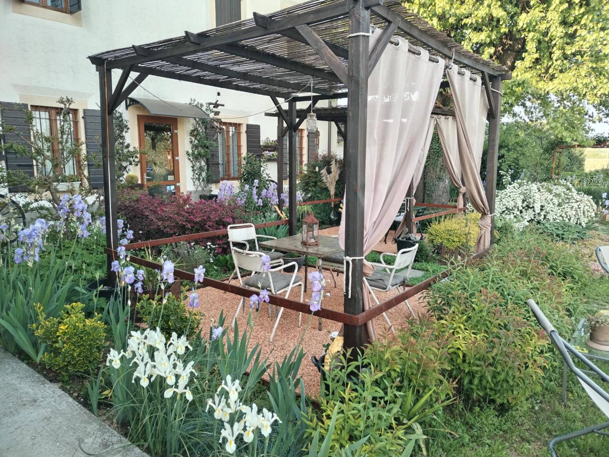 Ca' Blanca Bed & Breakfast Castelnuovo del Garda Exterior photo